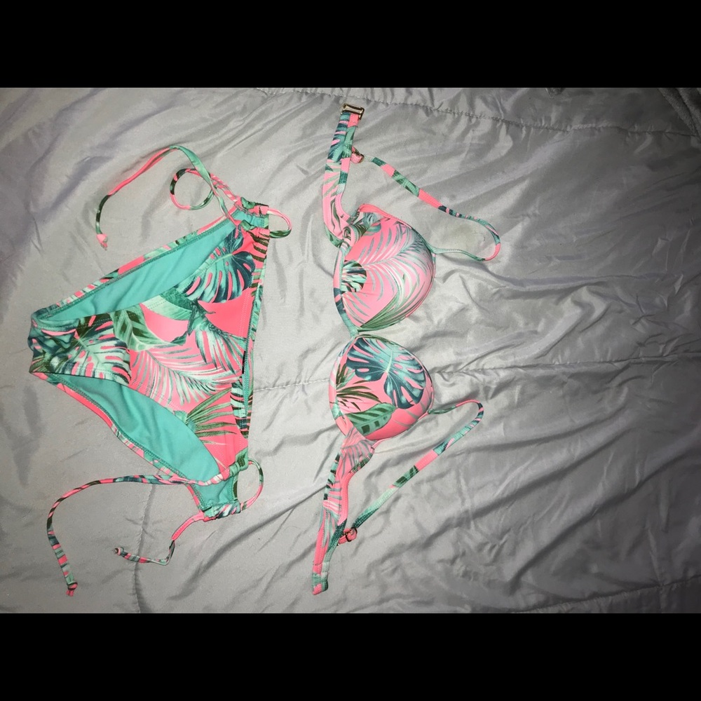 Bathing suit